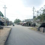 Pembangunan jalan Desa Ujunggede mempermudah akses Warga