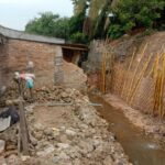 Rumah Warga Yang Tertimpa Robohnya Dinding Pembatas Perumahan Belum Juga di Ganti Rugi, Pemerintah Jangan Tutup Mata
