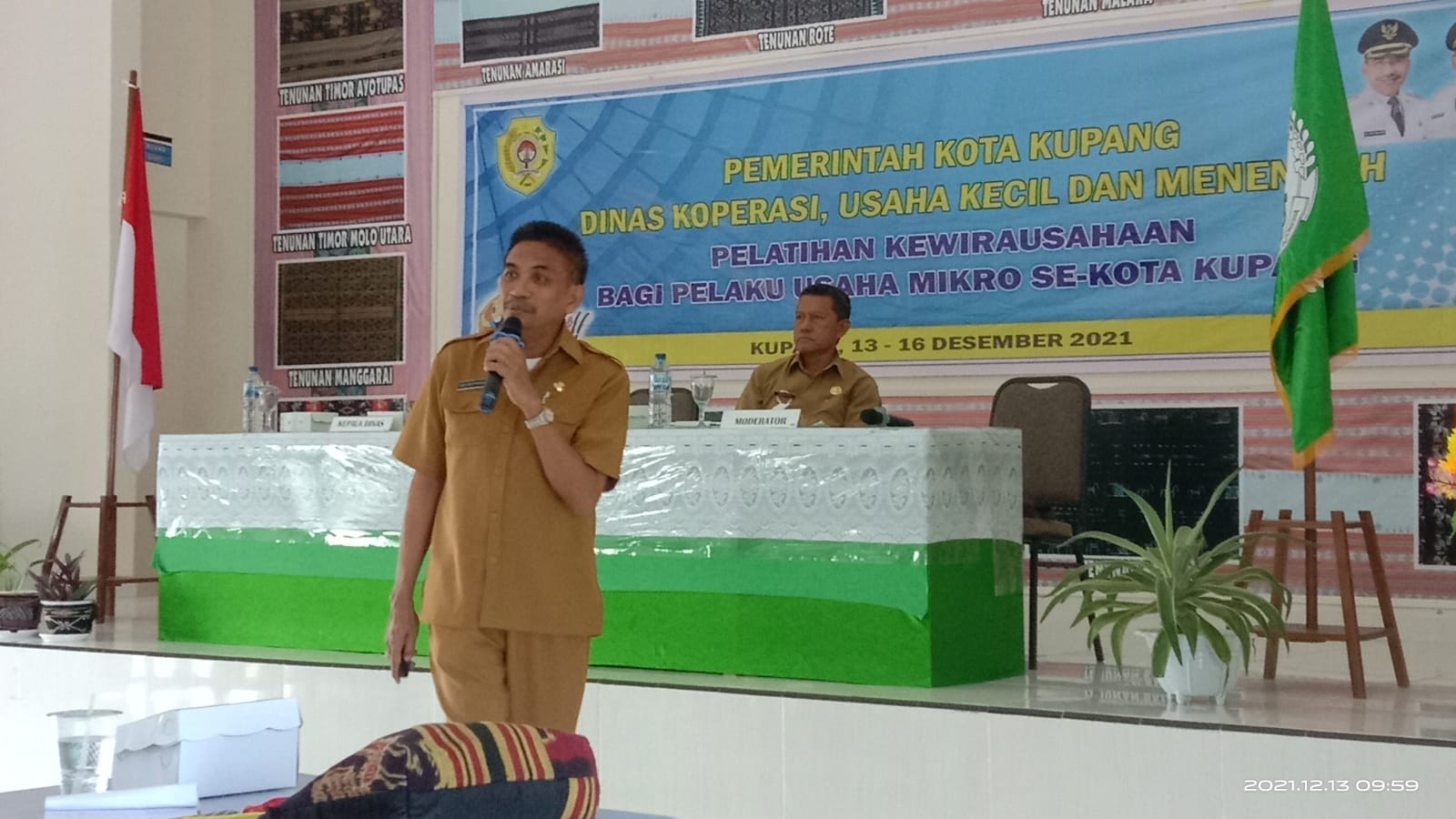 Foto: Kadis Koperasi dan UKM Kota Kupang, Drs. Danberty E. Ndapamerang (dok.istimewa/Arifin)