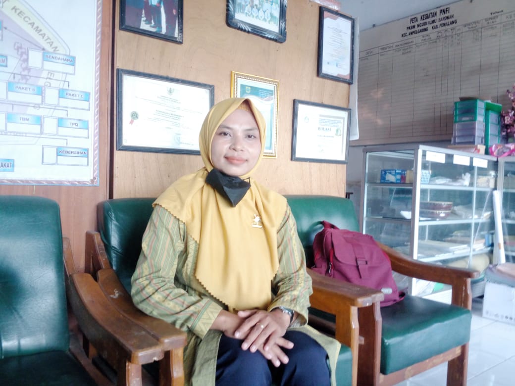 Foto: Bunda Siti Muttoharoh selaku Ketua Himpaudi Kecamatan Ampelgading Kabupaten Pemalang (dok.istimewa/Eko B Art)