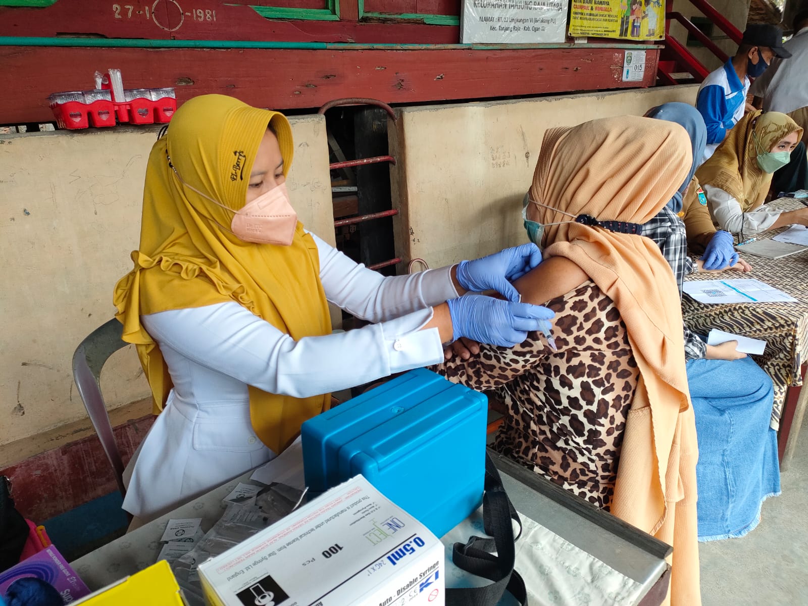 Kelurahan Tanjung Raja Utara, Kecamatan Tanjung Raja,Kabupaten Ogan Ilir, (OI), mengelar vaksin Covid-19 di Kampung Bawah (dok.istimewa)