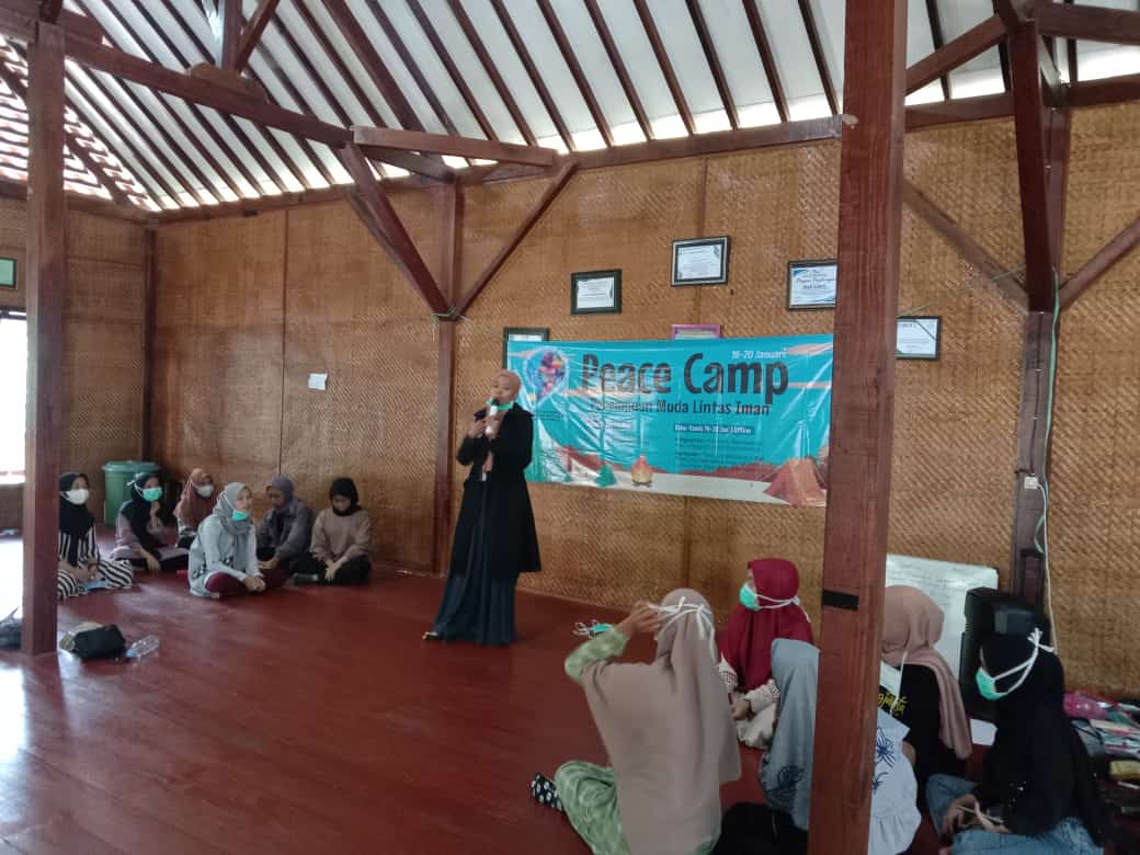 Sekolah Perempuan Perdamaian Bintang Sembilan Sampang Adakan Acara Camping Antar Iman, Untuk Mewujudkan Sampang yang Kondusif untuk Semua Kalangan dan Agama