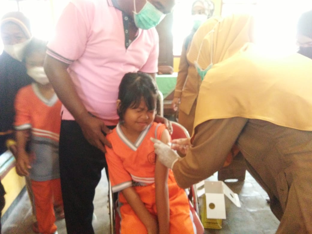 Pelaksanaan Vaksinasi Covid-19 Pada Anak Usia 6-11 Tahun Serempak di Sekolah Dasar, di Wilayah Desa Kasiyan Timur Kecamatan Puger Kabupaten Jember