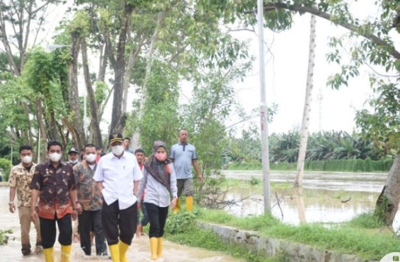 Intensitas Hujan Tinggi, Sungai Padang Meluap “Tebing Tinggi Kebanjiran”