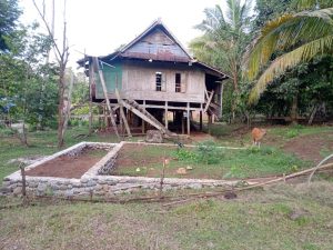 Pondasi Ditumbuhi Rumput, Bedah Rumah untuk Podang Tak Kunjung Selesai