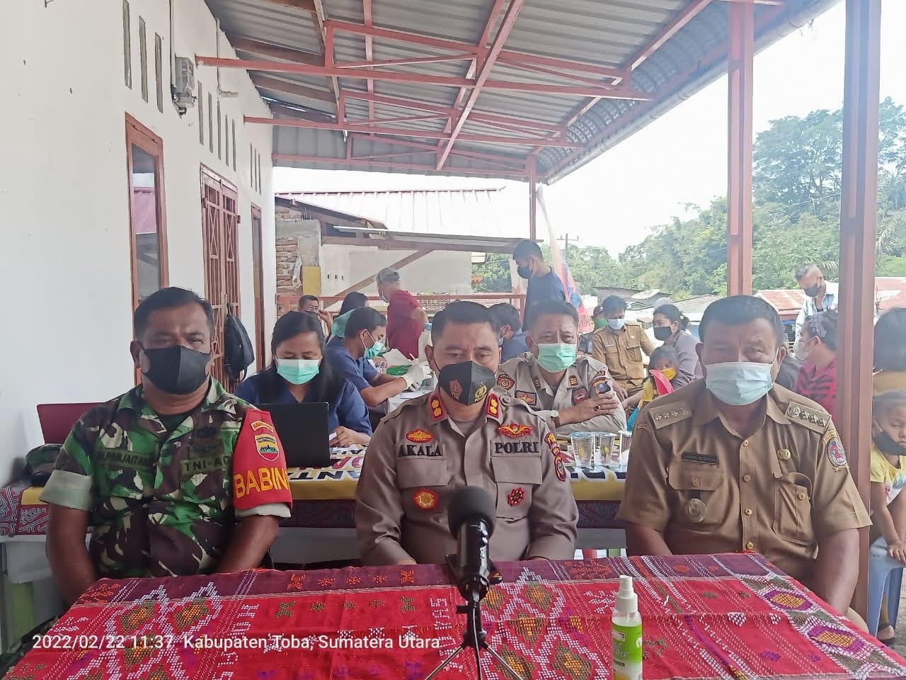 Kapolres bersama Kabag. OPS Monitoring Vaksinasi covid-19 di Wilayah Hukum Polres Toba