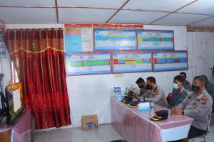 Kapolres Humbahas Ikuti Zoom Meeting Vaksinasi Massal Serentak di Indonesia di Kantor Desa Nagasaribu III