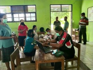 Dokkes Polda NTT Menyelenggarakan Vaksinasi Moderna Boster Tahap 1, 2 dan 3 Di SMP Negeri 3 Kupang Timur