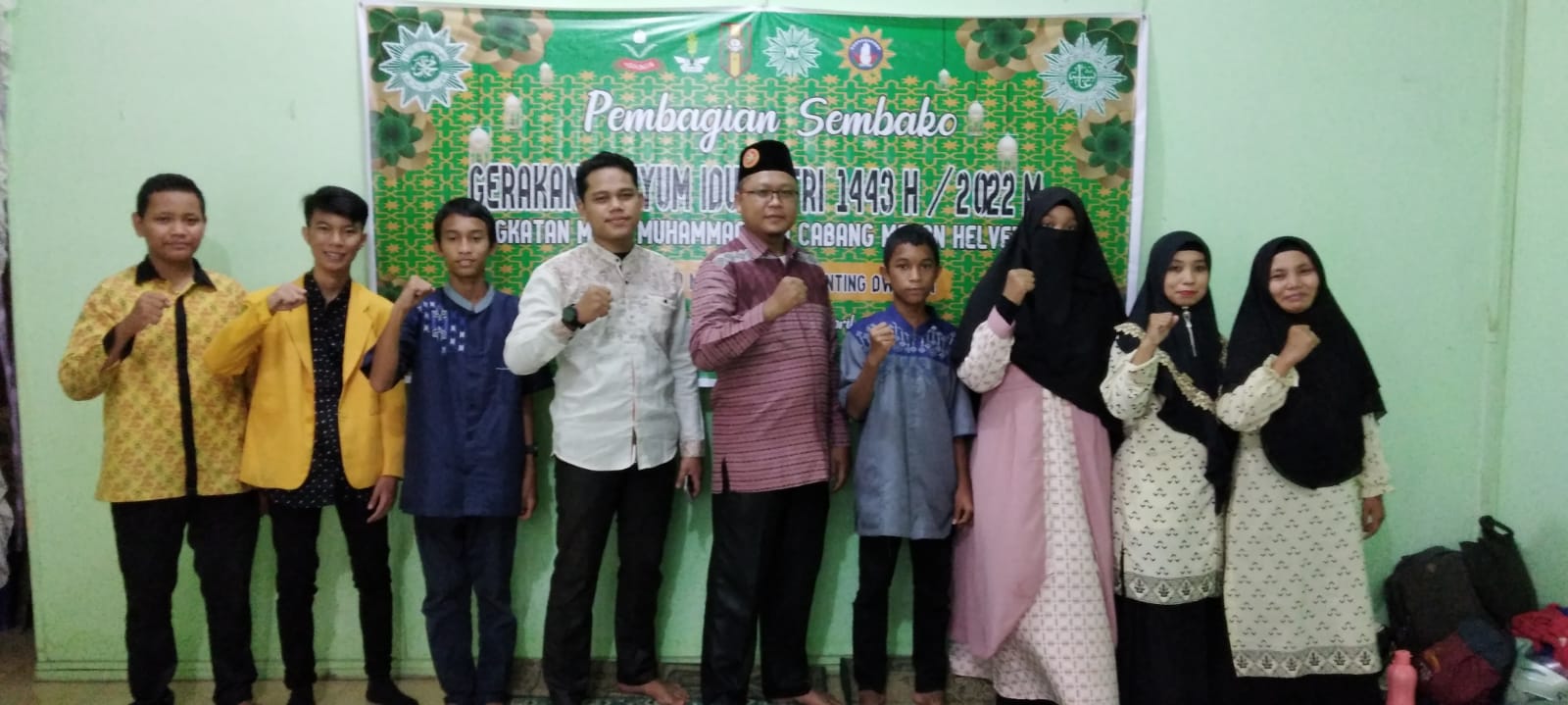 Elemen Organisasi Muhammadiyah Binaan AMM Menggelar Gerakan Senyum Idul Fitri 1443 H