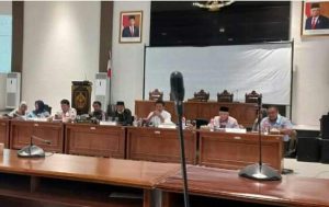 Kepala DPMPTSP Melakukan Paparan Perubahan Raperda Penanaman Modal Dalam Acara Public Hearing Dalam Rapat Paripurna DPRD Kabupaten Pemalang
