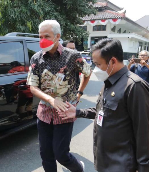 Gubernur Provinsi Jawa Tengah Perintahkan Wakil Bupati Pemalang, untuk Mengambil Alih Jalannya Pemerintahan di Kabupaten Pemalang