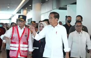 Presiden Jokowi Tinjau Kesiapan Pelabuhan Merak Cilegon Menghadapi Arus Mudik 2023